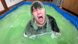 友達の家に5000ℓのスライムプール作って沈めてみた【ドッキリ】 のサムネイル