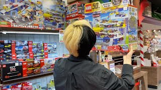 【ヒカルサンタ大暴れ】おもちゃ売り場で100万円分買い物してそれを全て施設の子供たちにプレゼントします🎁